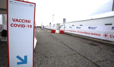 Italia vendos: Vaksinim i detyrueshem edhe per punonjesit e sektorit privat